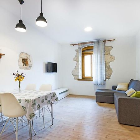 بولا Cozy Apartment 10 Min From The Beach المظهر الخارجي الصورة