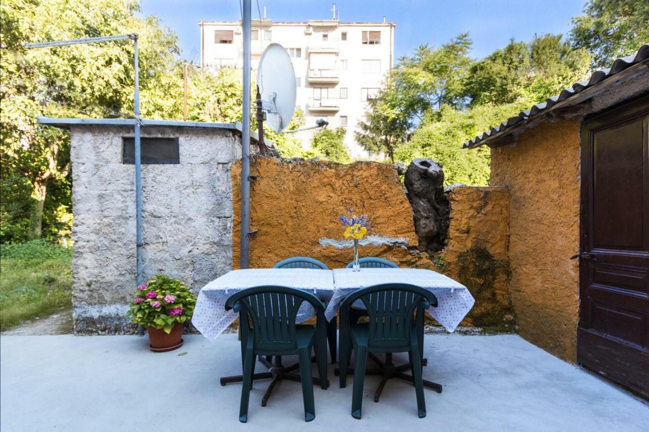 بولا Cozy Apartment 10 Min From The Beach المظهر الخارجي الصورة