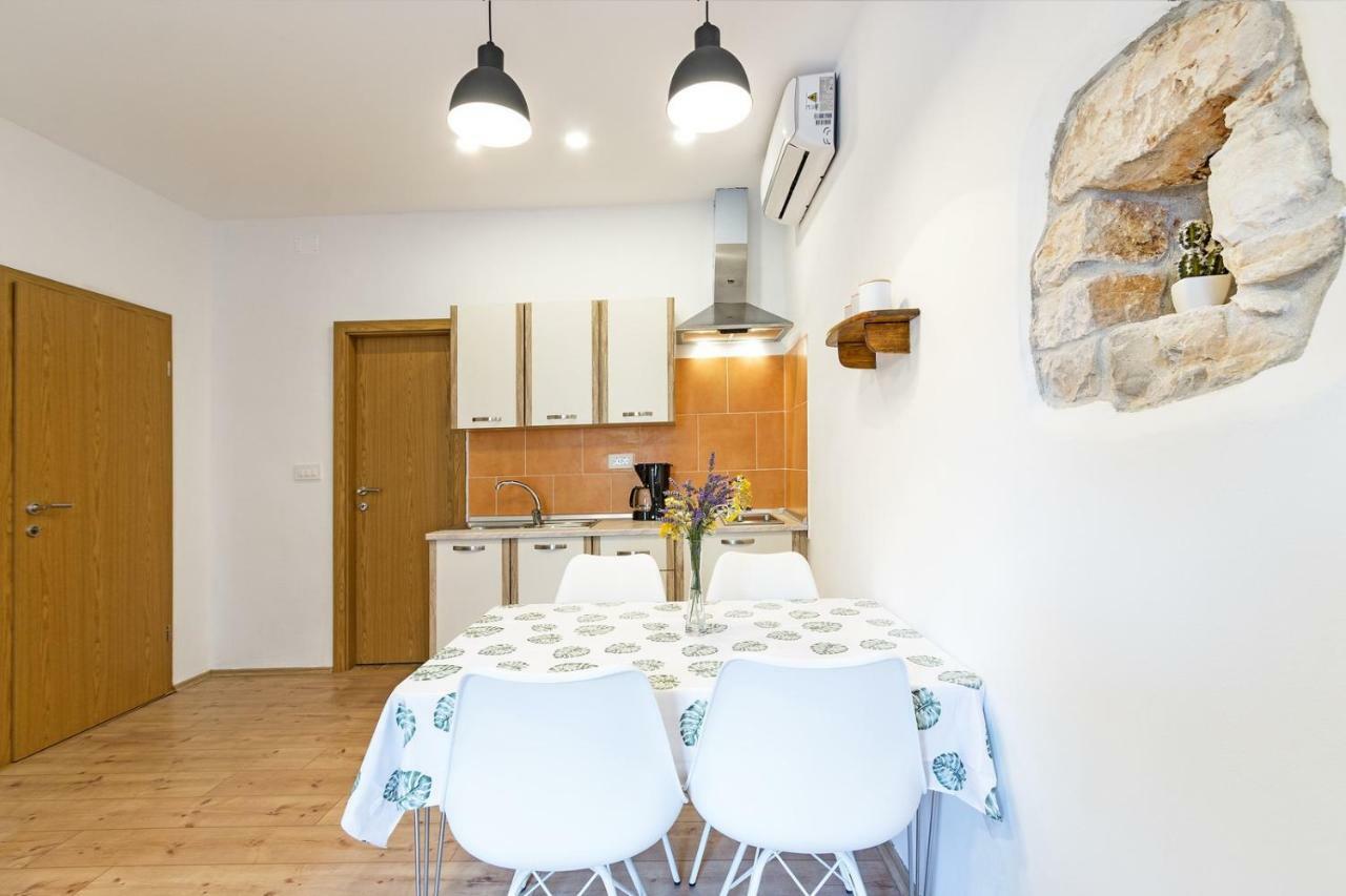 بولا Cozy Apartment 10 Min From The Beach المظهر الخارجي الصورة
